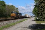 CSX 3366 & 328 work hard bringing Q368 east